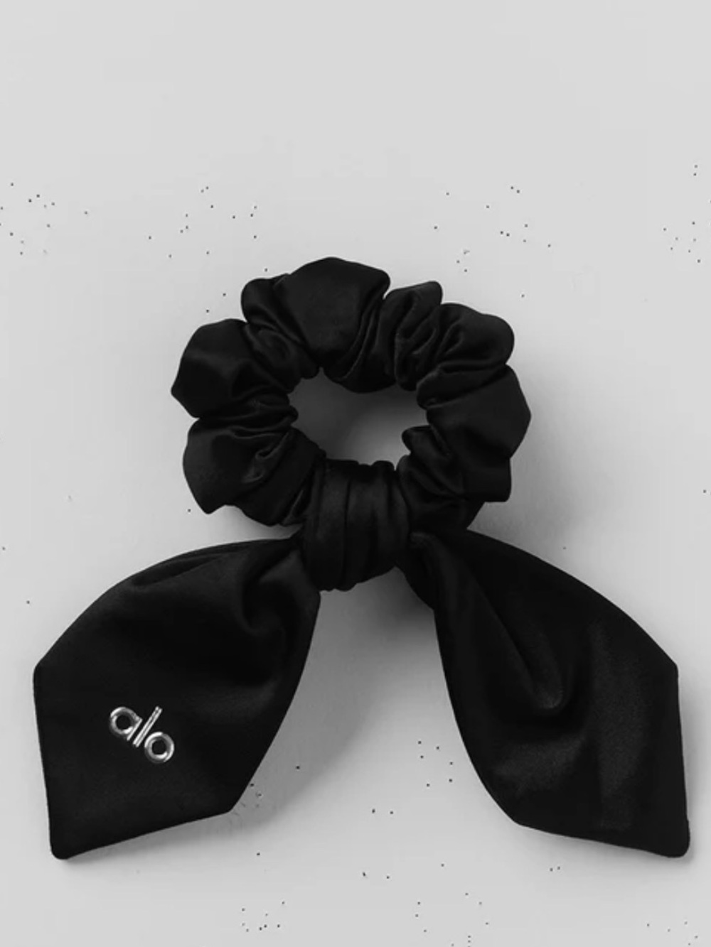 ALO Yoga Rhythm Scrunchie in Black